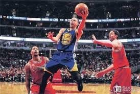 湖人112-124国王遭4坏消息！艾顿仍低迷，配角起伏大，攻守全崩！